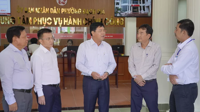 Le secrétaire du Parti provincial d'An Giang inspecte le fonctionnement du nouvel appareil dans le quartier de Rach Gia