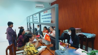 ผู้คนมีความพึงพอใจในวันทำงานแรกของอุปกรณ์ใหม่