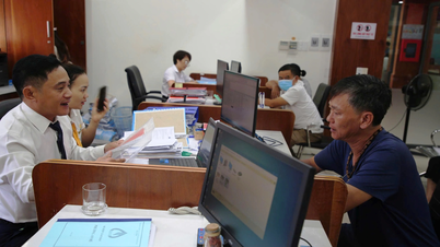 Ngày đầu làm việc ở xã mới: 'Trước xử lý cả giờ, nay chỉ mất 15 phút’