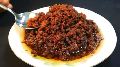 Gedämpftes Fleisch mit Garnelenpaste