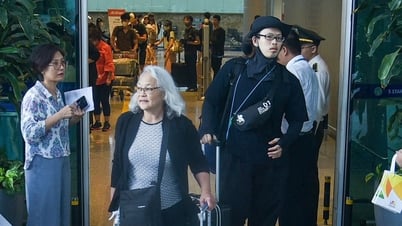 Phun vòi rồng đón 193 khách Hãng hàng không Philippine Airlines lần đầu đến Đà Nẵng