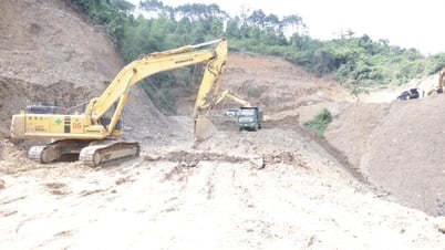 Overcoming the sun and rain on the construction site