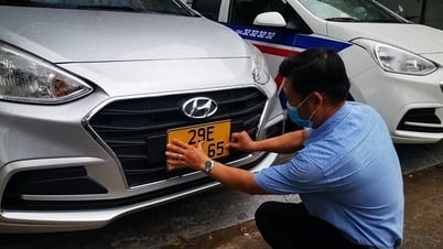 Tháo gỡ khó khăn cho chủ xe kinh doanh vận tải chưa đổi biển vàng