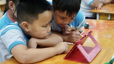 TPHCM nghiên cứu việc cấm học sinh dùng điện thoại kể cả trong giờ ra chơi