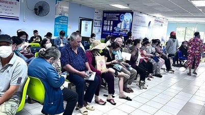 Sở Y tế TP.HCM: Kê đơn thuốc bệnh mạn tính 2-3 tháng 'không phải cấp phát tùy ý'