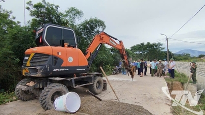 Hơn 300 người tham gia khắc phục hậu quả mưa lũ tại Tân Cương
