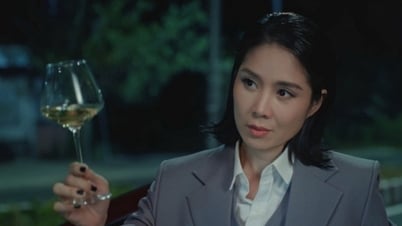 "Chị hai quốc dân" Lê Phương lột xác điển trai, mạnh mẽ