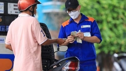 Từ chiều nay (10-7), giá xăng dầu tăng, xăng RON95 vượt 20.000 đồng/lít