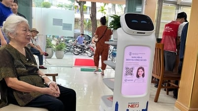 Phường đầu tiên của Hà Nội đưa robot AI vào phục vụ nhân dân