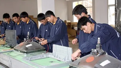 Phân luồng sau THCS: Hướng đi mới hay lối rẽ cụt của học sinh?