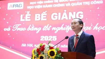 Thế hệ sinh viên đặc biệt “4 năm 3 trường” chính thức tốt nghiệp