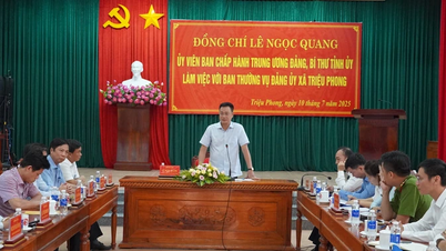 Bí thư Tỉnh ủy Lê Ngọc Quang làm việc với BTV Đảng ủy xã Triệu Phong