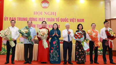 បញ្ជីឈ្មោះអនុប្រធានថ្មីទាំង៦ នៃគណៈកម្មាធិការមជ្ឈិមរណសិរ្សមាតុភូមិវៀតណាម