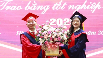 Lứa sinh viên đặc biệt 'học 4 năm, trường đổi tên 3 lần'