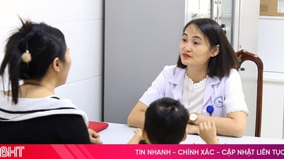 Khi điện thoại, tivi là "cứu cánh" của phụ huynh trong dỗ dành con cái!