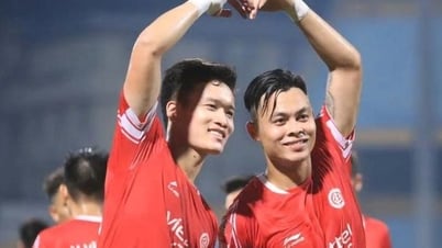 Thị trường chuyển nhượng V-League sôi động, các đội hối hả ‘đi chợ’
