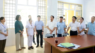 Phó Chủ tịch UBND tỉnh Nguyễn Văn Toàn kiểm tra tình hình hoạt động của chính quyền xã Liên Sơn