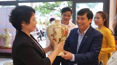 Gốm Chu Đậu khai trương cửa hàng trưng bày sản phẩm đầu tiên tại khu vực Đông Hải Phòng