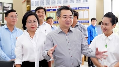 Ông Nguyễn Thanh Nghị khảo sát Trung tâm phục vụ hành chính công phường Phú Thọ, Bình Thới