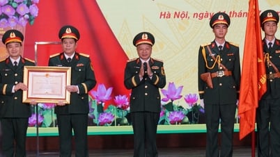 Có một nơi chuyên xuất bản sách của các lãnh tụ, tướng lĩnh, những cuốn sách đi khắp chiến trường