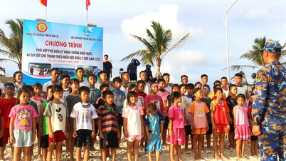 Huấn luyện bơi an toàn cho trẻ em đặc khu Lý Sơn