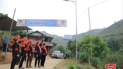 Đoàn Thanh niên với phong trào “Thắp sáng đường quê”