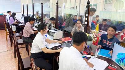 Trung tâm Phục vụ hành chính công xã Đông Thuận hoàn thành niêm yết thủ tục hành chính bằng mã QR