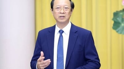 Lãnh đạo Bộ GD-ĐT giới thiệu quy định mới về lương giáo viên