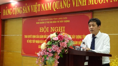 Ban Quản lý dự án đầu tư xây dựng tỉnh công bố, trao quyết định về tiếp nhận bổ nhiệm cán bộ