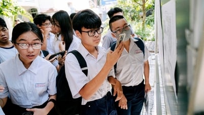 Cấm học sinh dùng điện thoại trong trường: Cần làm ngay!