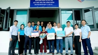Ngọn lửa sẻ chia ấm lòng thợ mỏ