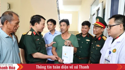 Khám bệnh, cấp thuốc miễn phí và tặng quà cho các gia đình chính sách, hộ nghèo tại xã Yên Thọ