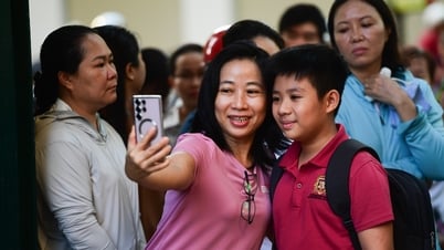 TPHCM dự kiến cấm học sinh dùng điện thoại trong trường học