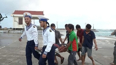 Đảo Song Tử Tây cấp cứu ngư dân bị chấn thương nặng khi đánh bắt trên biển