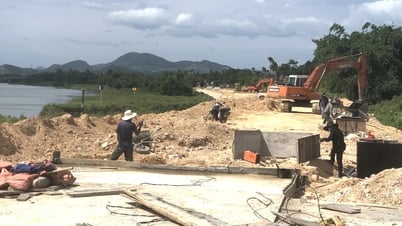 Đưa dự án gia cố kè kết hợp bảo vệ Tỉnh lộ 11B (giai đoạn 1) về đích trước mùa mưa lũ năm nay