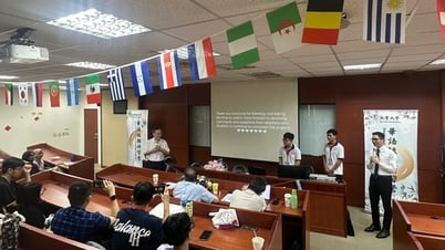 Sinh viên Việt "xuất ngoại", trình bày nghiên cứu khoa học bằng 3 ngôn ngữ