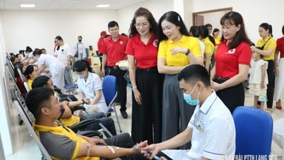 Tiếp nhận 221 đơn vị máu tại ngày hội hiến máu tình nguyện ngành bưu điện
