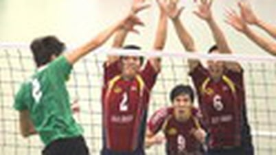 Vietnamesische Volleyballmannschaft will das erste Spiel gewinnen