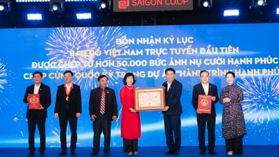Bản đồ Việt Nam ghép từ 50.000 bức ảnh nụ cười hạnh phúc chụp cùng Quốc kỳ của Saigon Co.op xác lập Kỷ lục Quốc gia 🔥