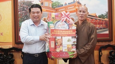Phó Chủ tịch UBND tỉnh An Giang Lê Trung Hồ thăm các tổ chức tôn giáo trên địa bàn tỉnh