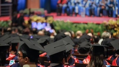 Les étudiants des filières « à haut salaire » se disputent l'entrée dans des clubs prestigieux, mais seulement 10 % sont sélectionnés.