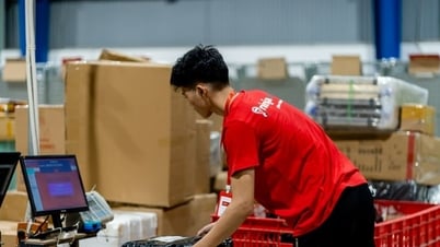 Từ ngày 1-8, hàng nhập khẩu qua chuyển phát nhanh giá trị dưới 1 triệu đồng chịu thuế giá trị gia tăng