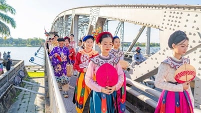 Cổ phục Việt trỗi dậy