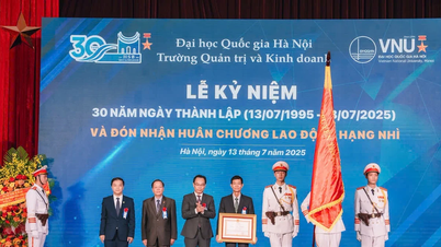 Trường Quản trị và Kinh doanh (ĐHQG Hà Nội) nhận Huân chương Lao động hạng Nhì