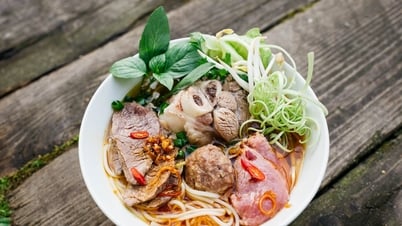 Vinh danh bún bò Huế