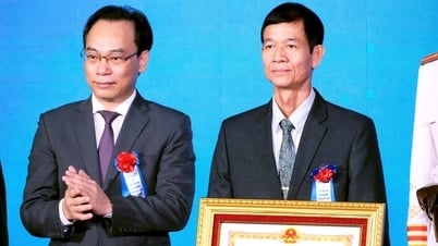 Trường 30 năm '0 đồng ngân sách' đón nhận Huân chương Lao động hạng nhì
