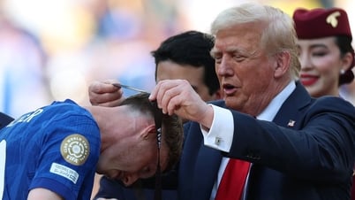 Tổng thống Donald Trump trao huy chương cho Chelsea