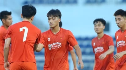 U.23 Việt Nam: HLV Kim Sang-sik tìm 'vàng thật' vì mục tiêu World Cup