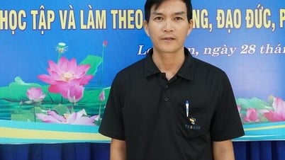 Công nhân học tập và làm theo Bác