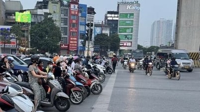 Cấm xe máy chạy xăng: Khẩn trương hành động cho vùng phát thải thấp